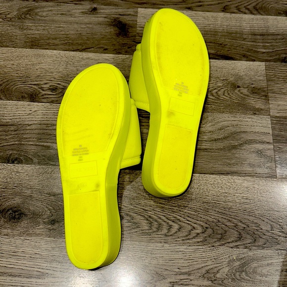 NWOT Lime Nine West Wedged Slip Ons - Picture 4 of 5